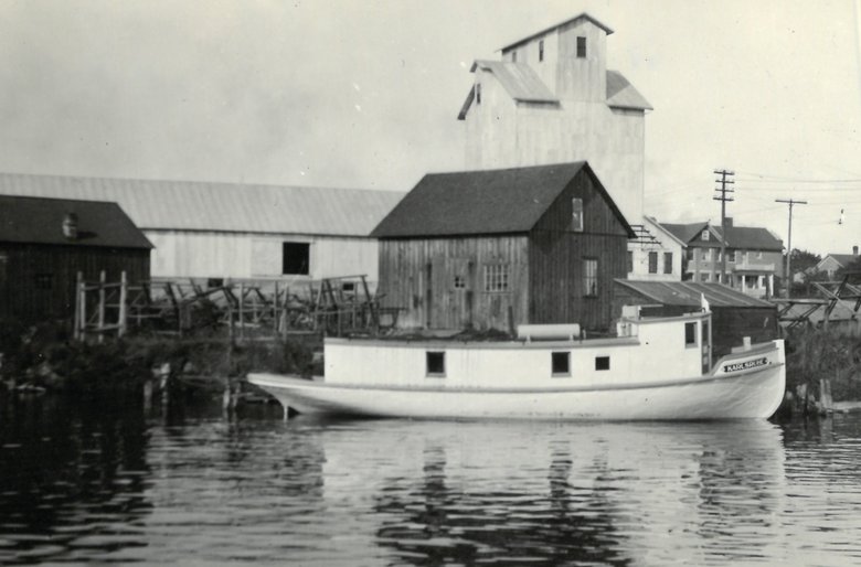 View of KARLSRUHE in river