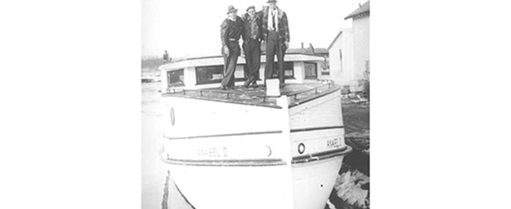 Image of ANABEL II sitting in river