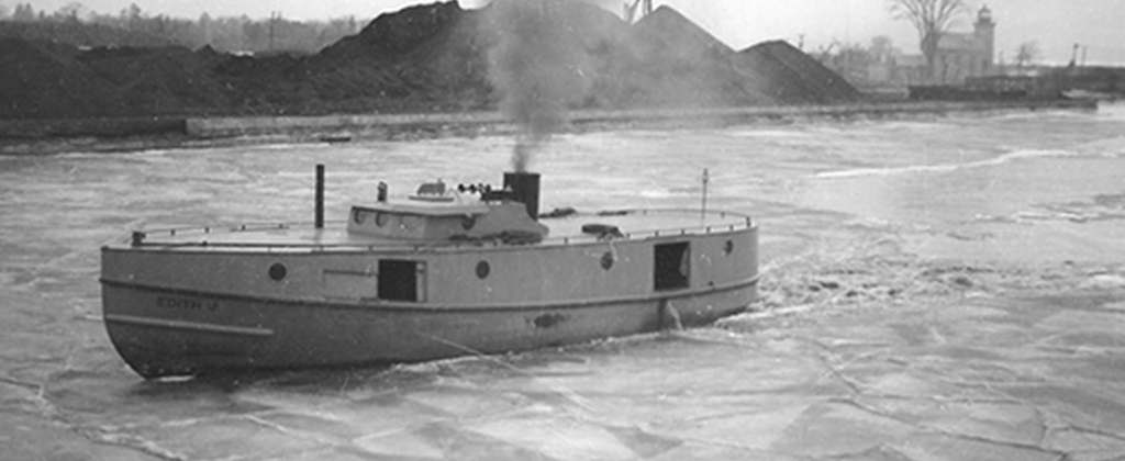 Image of EDITH J traveling in river