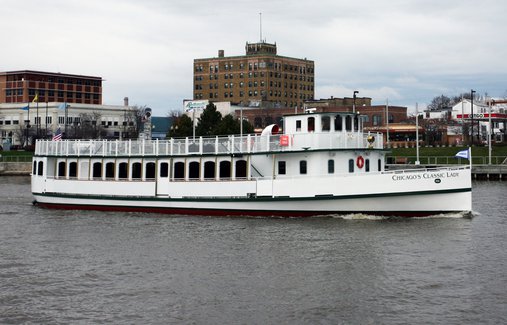 CHICAGO'S CLASSIC LADY